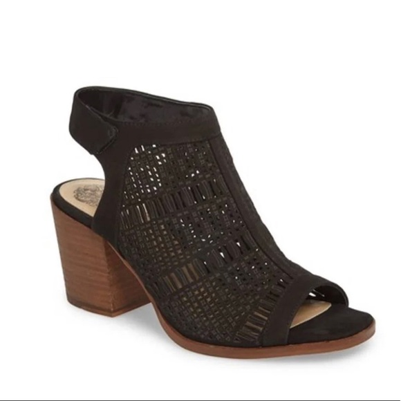 Vince Camuto Shoes - NWT Vince Camuto Keannie Block Sandal